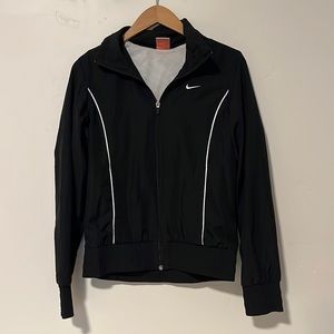 woman’s nike jacket